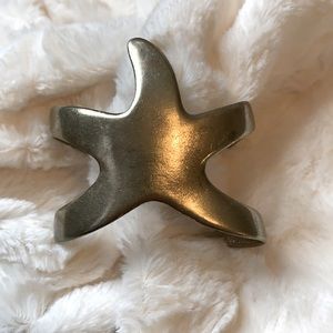 Beachy Metal Starfish Bracelet 🌴